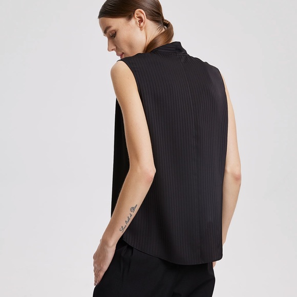 Lattelier Scarf Neck Sleeveless Blouse - Picture 6 of 14